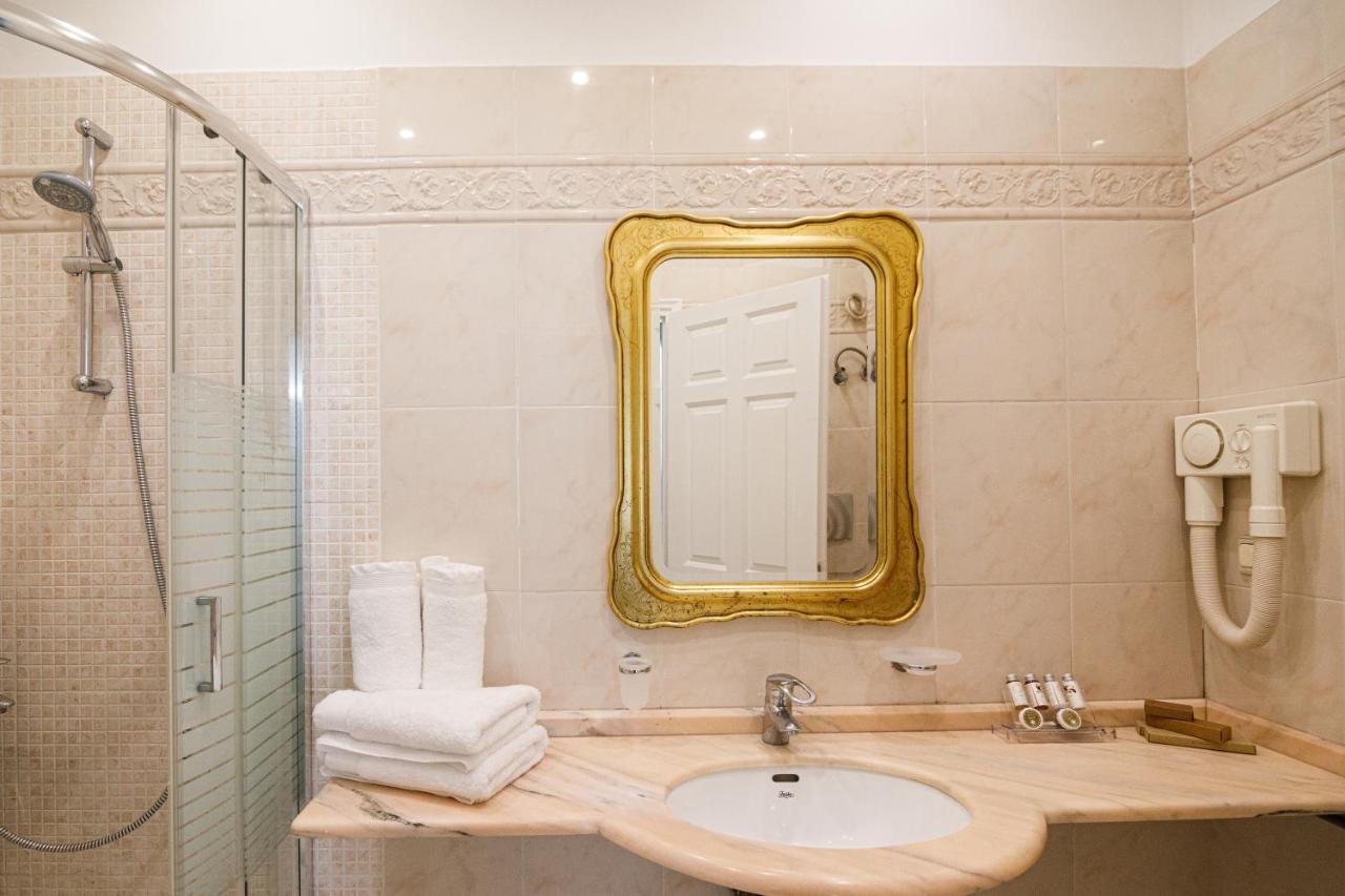 Palaiologos Luxury City Hotel Patras Extérieur photo